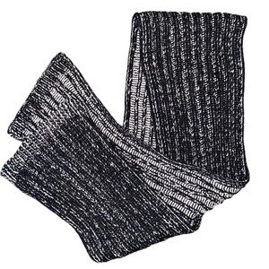 NWOT Black and White Knitted Scarf